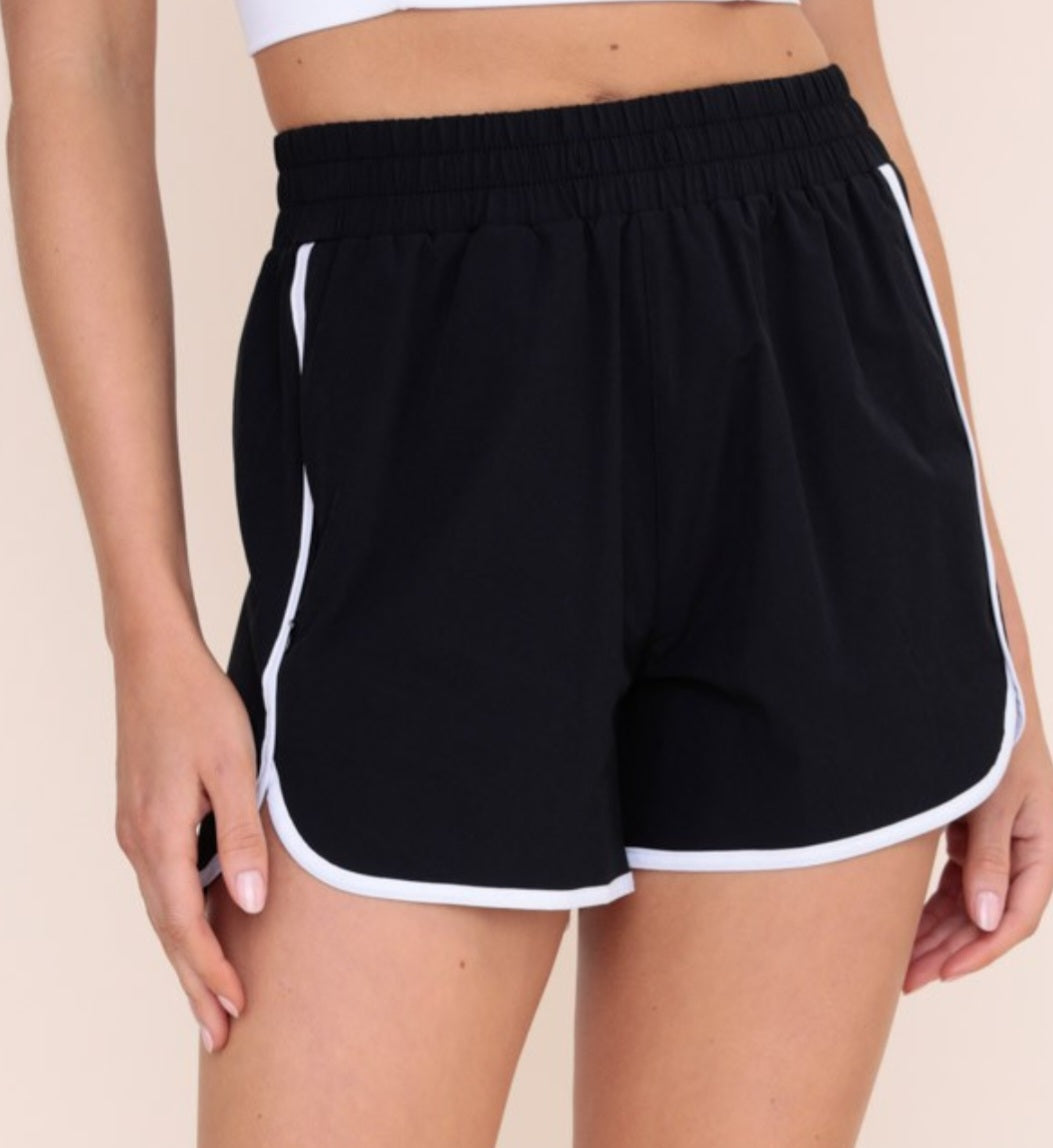 Mono b active shorts