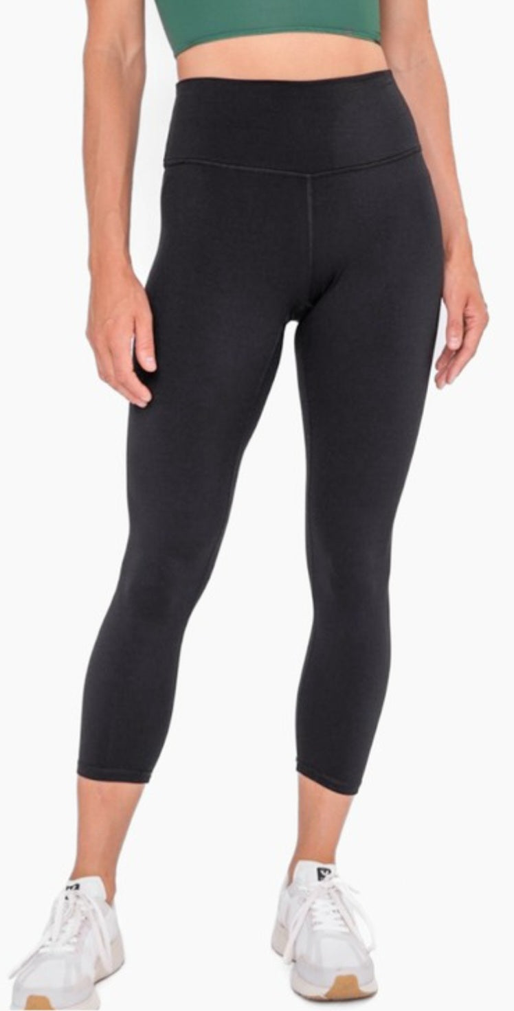 Mono B Capri leggings